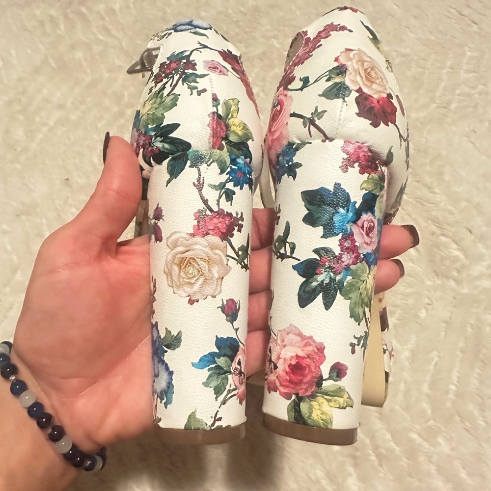 BRAND NEW David's Bridal Multicolor Floral Heels come with matching purse!!! - Picture 5 of 8
